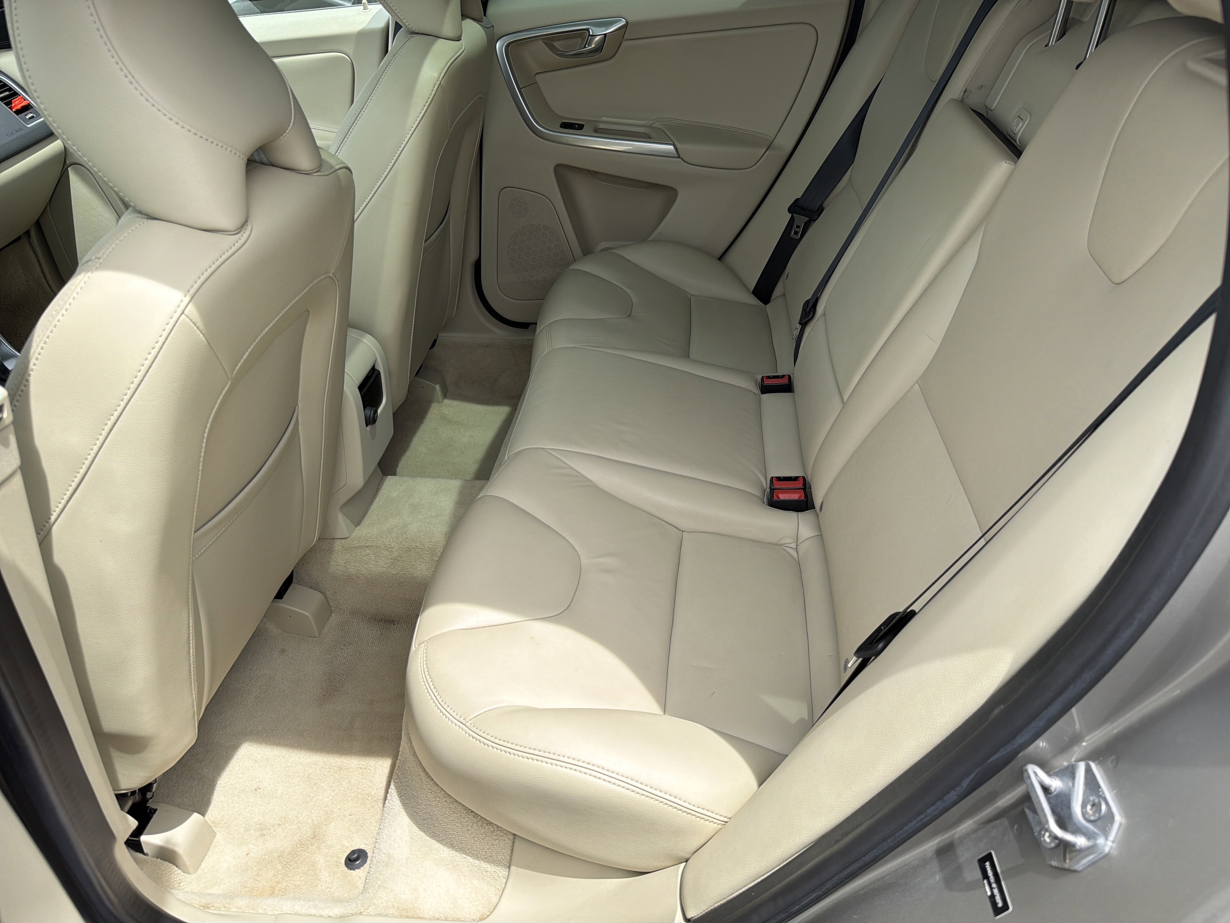 Used 2015 Seashell Metallic Volvo T5 Drive-E Premier image 24