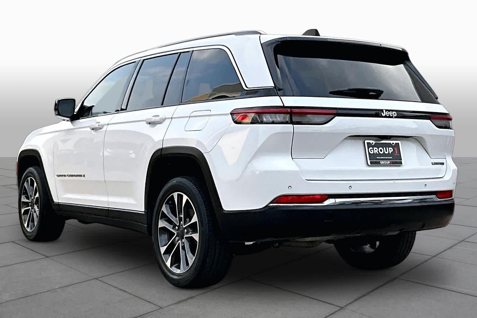 Used 2023 Bright White Clearcoat Jeep Limited image 12