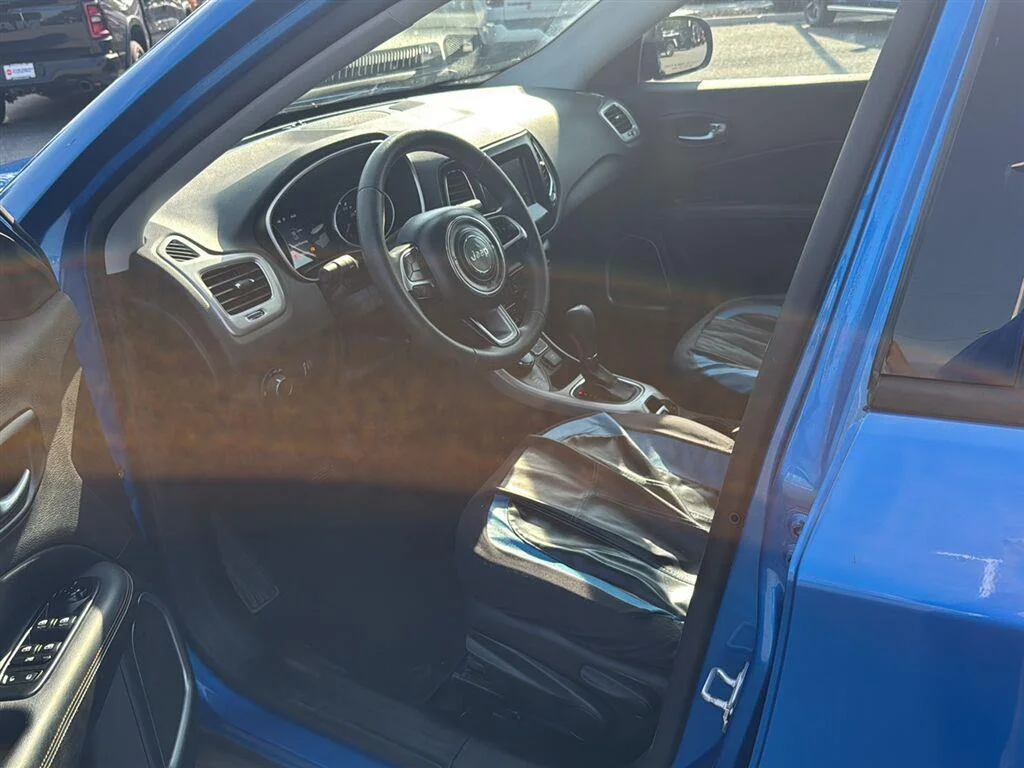 Used 2020 Laser Blue Pearlcoat Jeep Sport image 15
