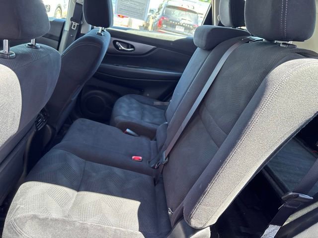 Used 2016 Cayenne Red Nissan S image 12