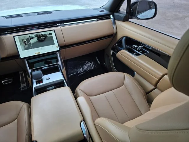 Used 2025 Ostuni Pearl Wht Prem Met Land Rover Autobiography image 44