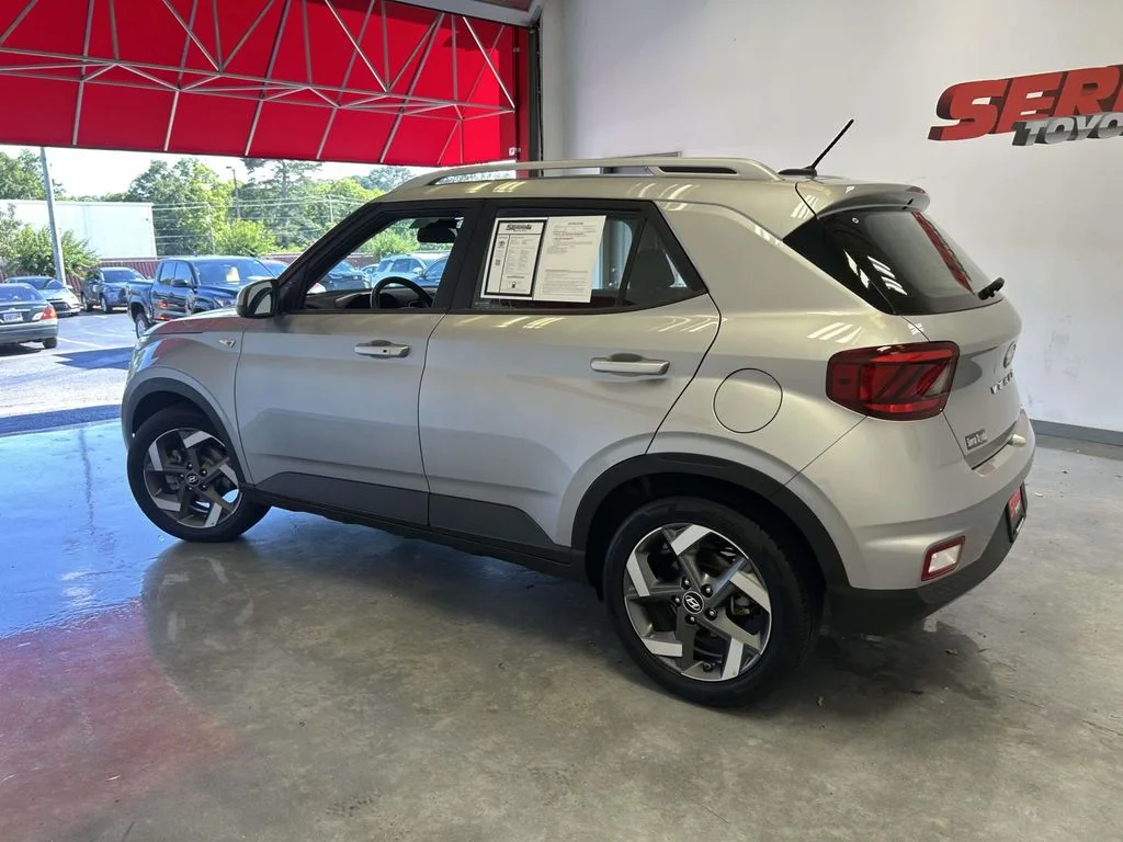Used 2025 Silver Hyundai SEL image 6