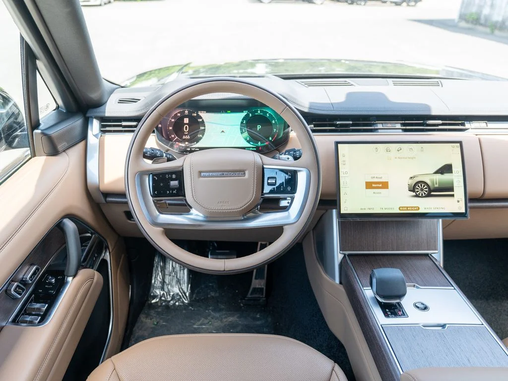 New 2026 Carpathian Grey Land Rover SE image 12
