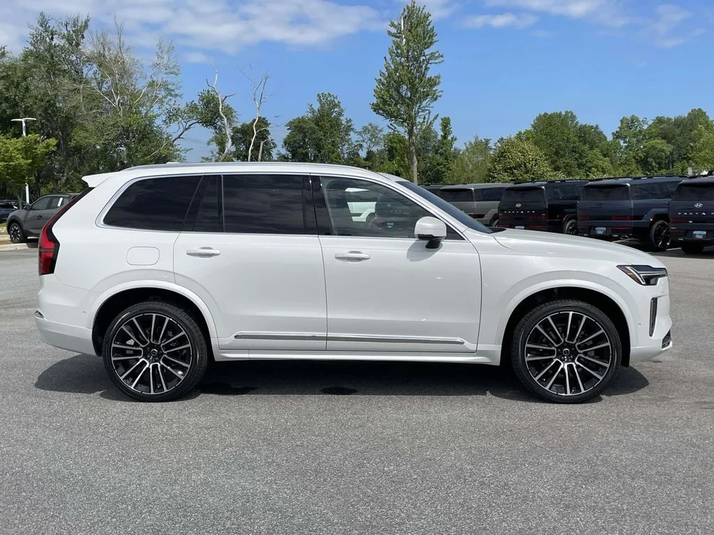 New 2026 Crystal White Volvo Plus image 29