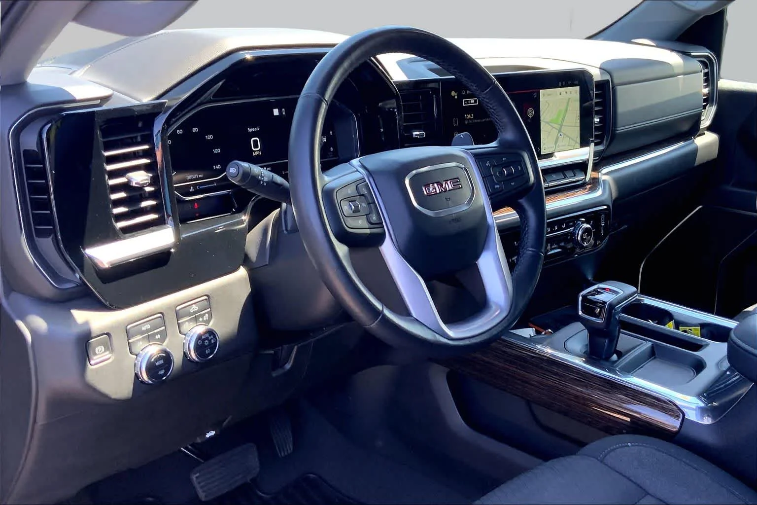 Used 2023 Onyx Black GMC Elevation image 17