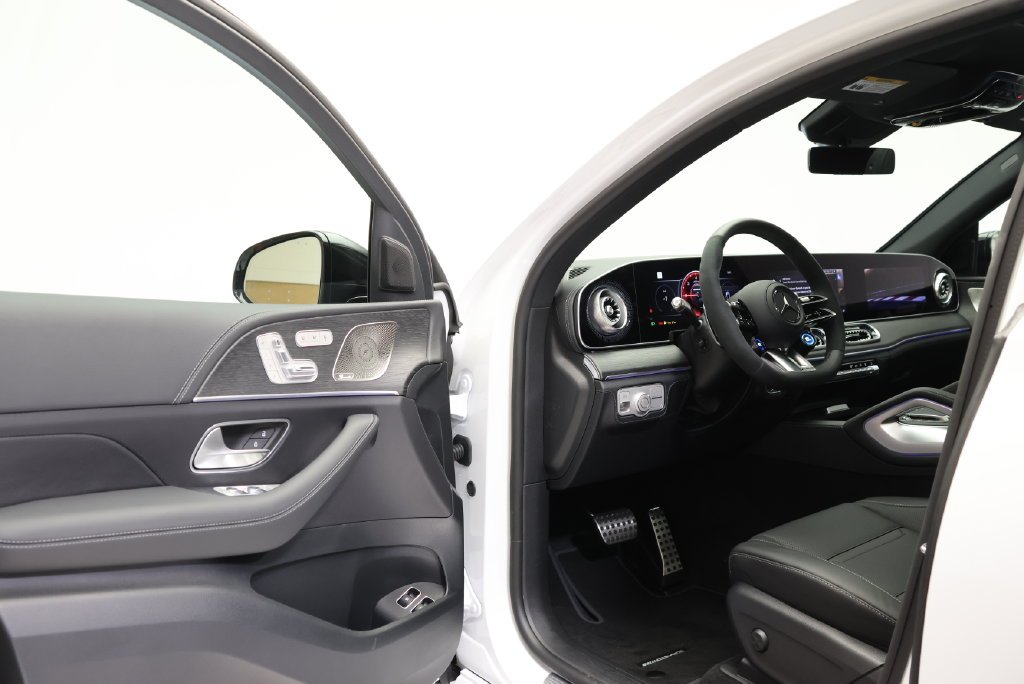 New 2027 MANUFAKTUR Moonlight White Metallic Mercedes-Benz  image 39