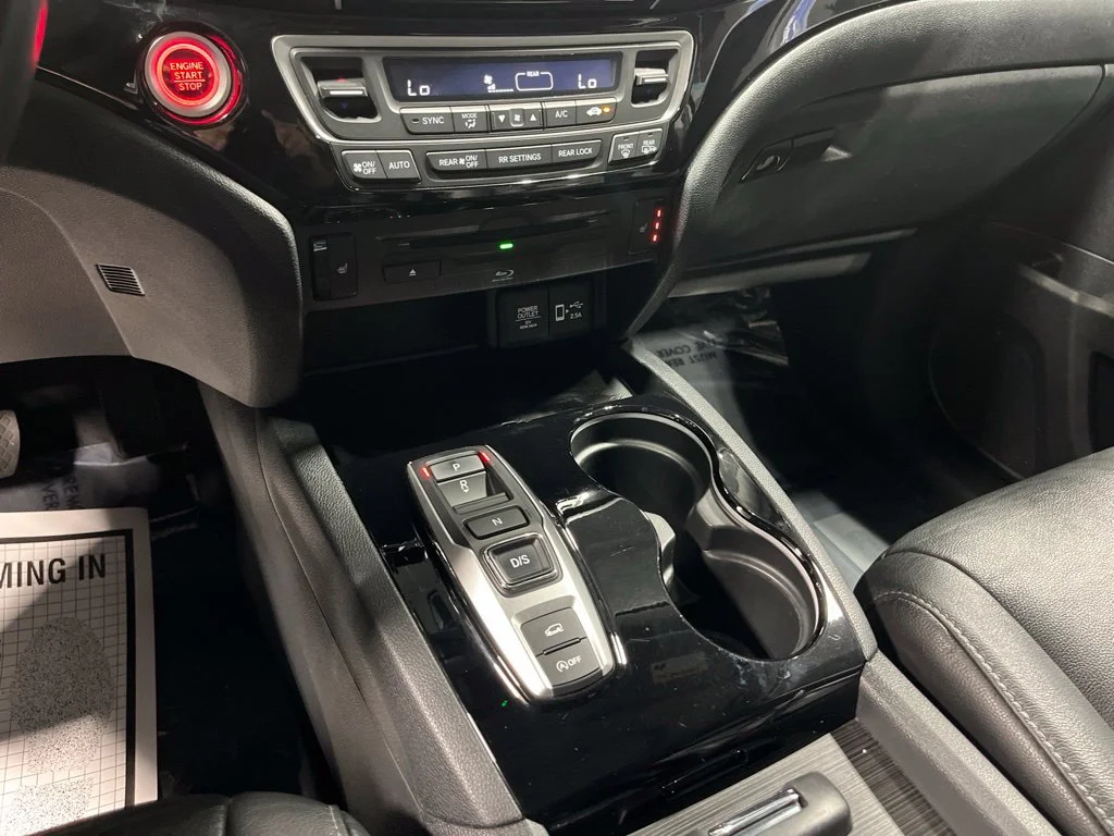 Certified Used 2020 Platinum White Pearl Honda Touring image 27