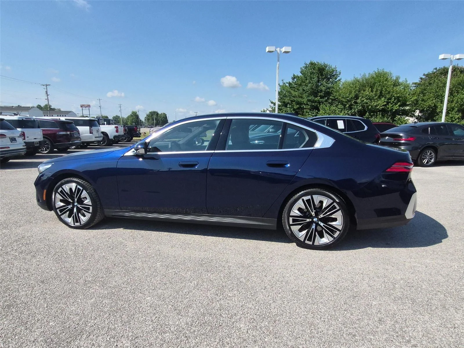 Certified Used 2026 Tanzanite Blue II Metallic BMW 530i xDrive image 2