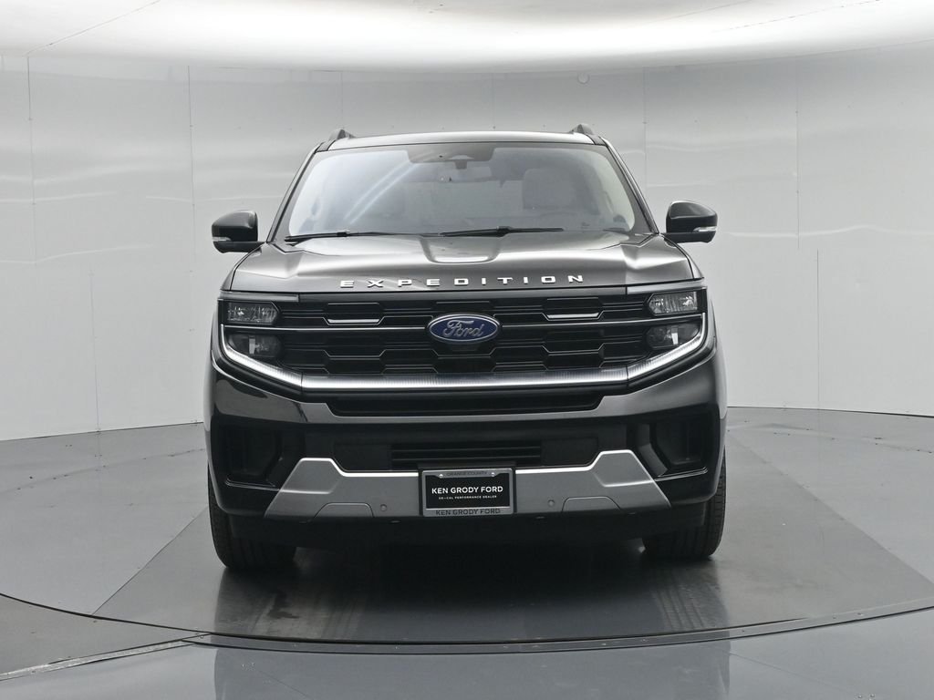 Certified Used 2025 Black Ford Platinum image 31