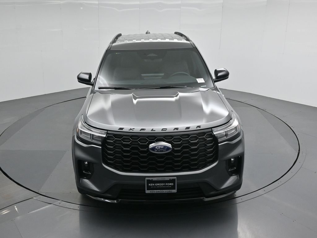 New 2026 Carbonized Gray Metallic Ford ST-Line image 36