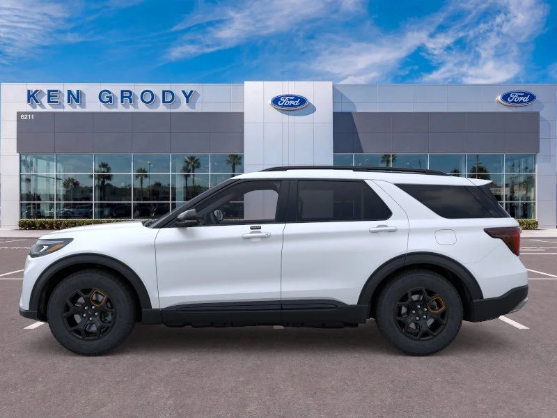 New 2026 White Ford Tremor image 4