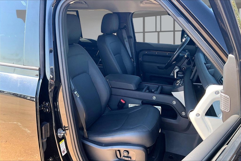 Used 2024 Black Land Rover S image 7