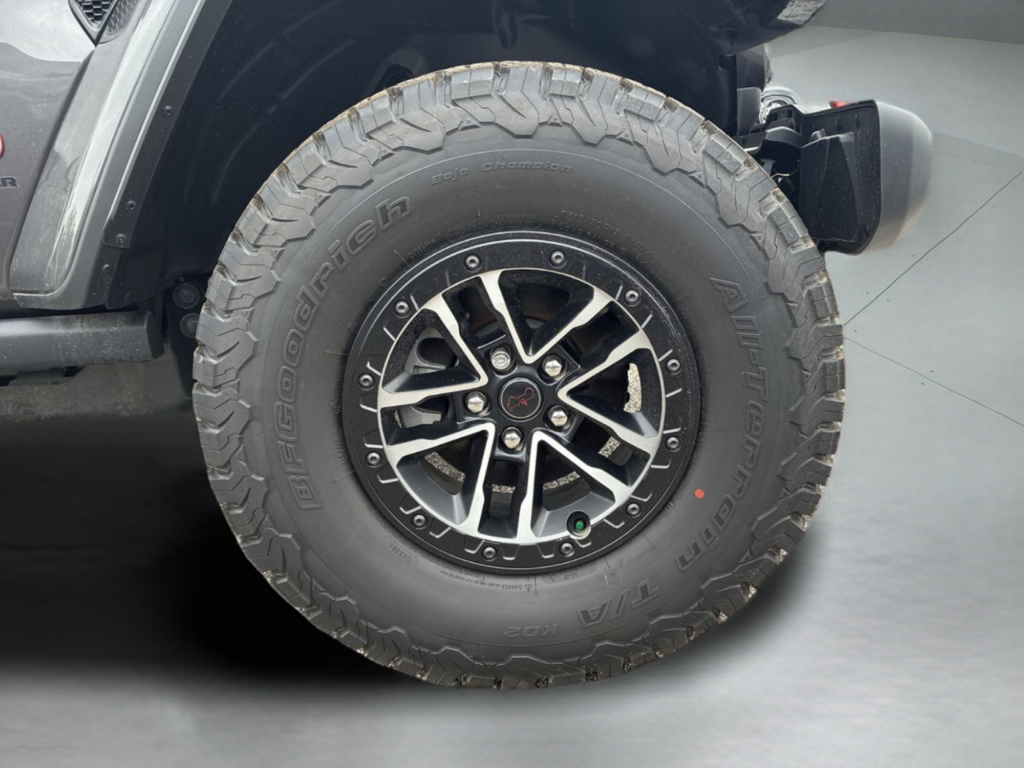 New 2026 Granite Crystal Metallic Clear-Coat Exterior Paint Jeep Rubicon image 46