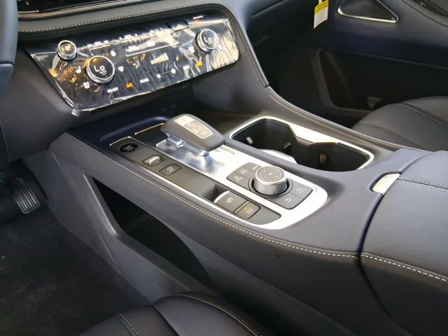 New 2026 2T RAD WHT INFINITI Sport AWD image 16
