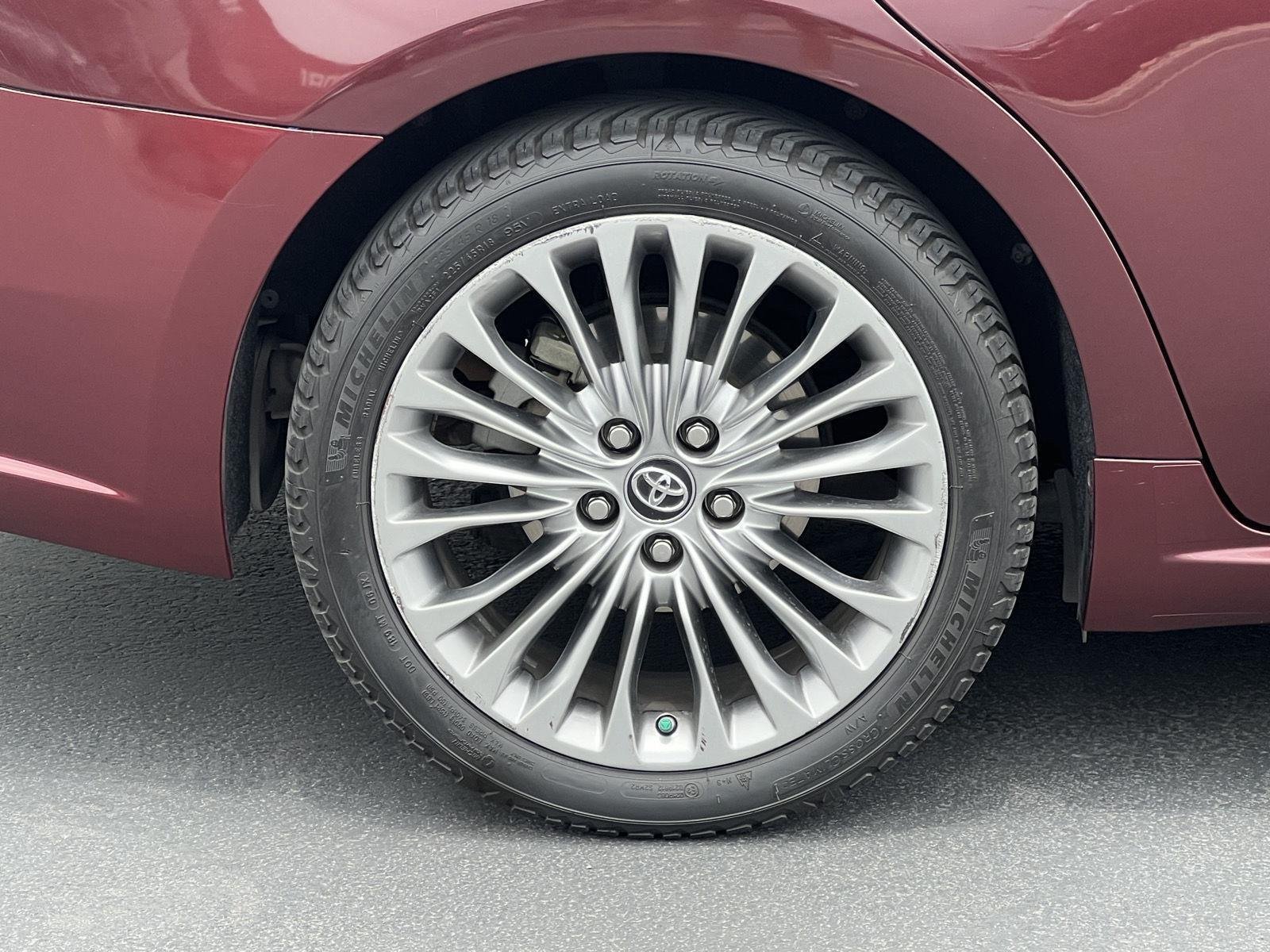 Used 2016 Ooh La La Rouge Mica Toyota Limited image 15