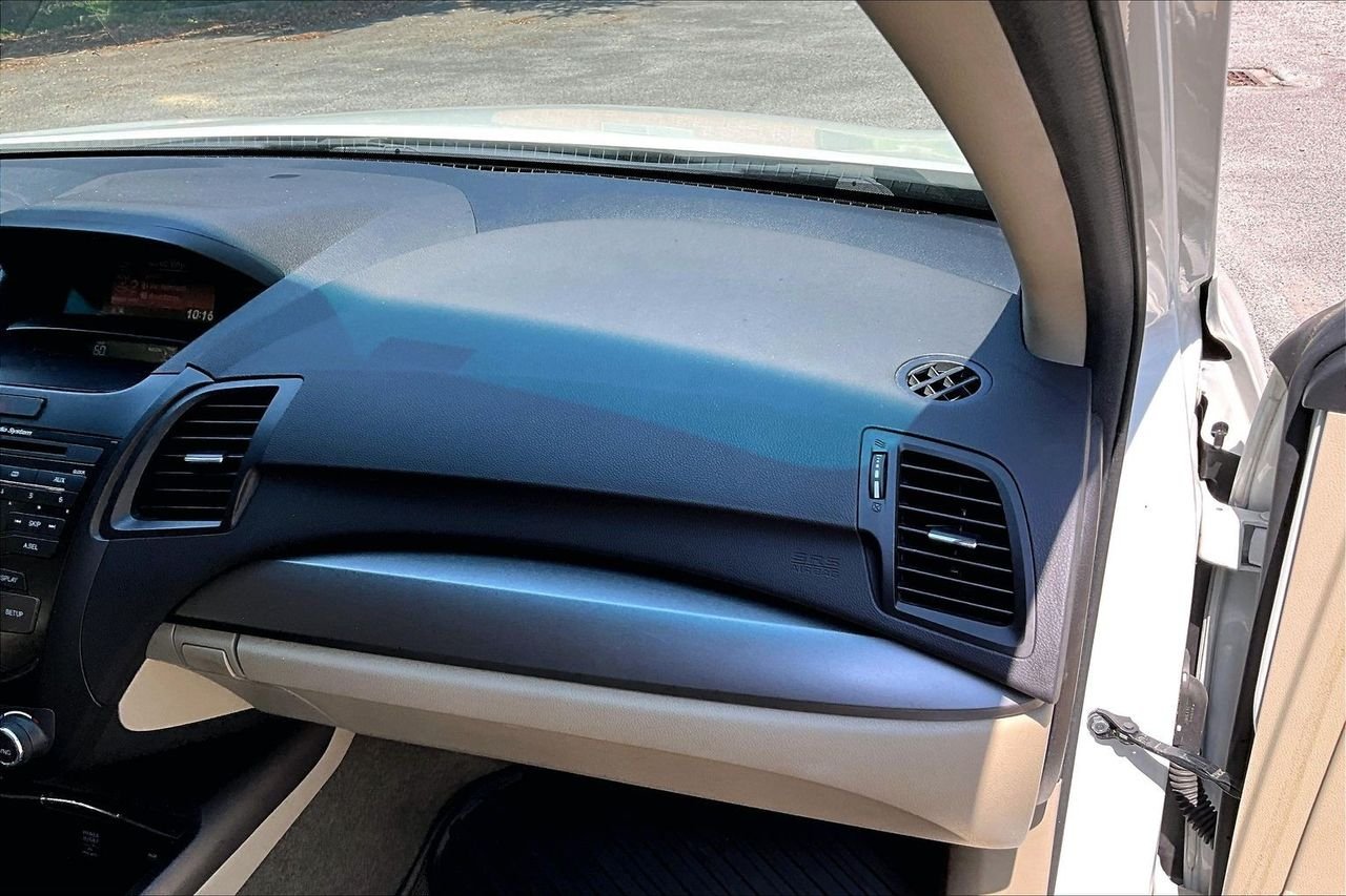 Used 2015  Acura Base image 22