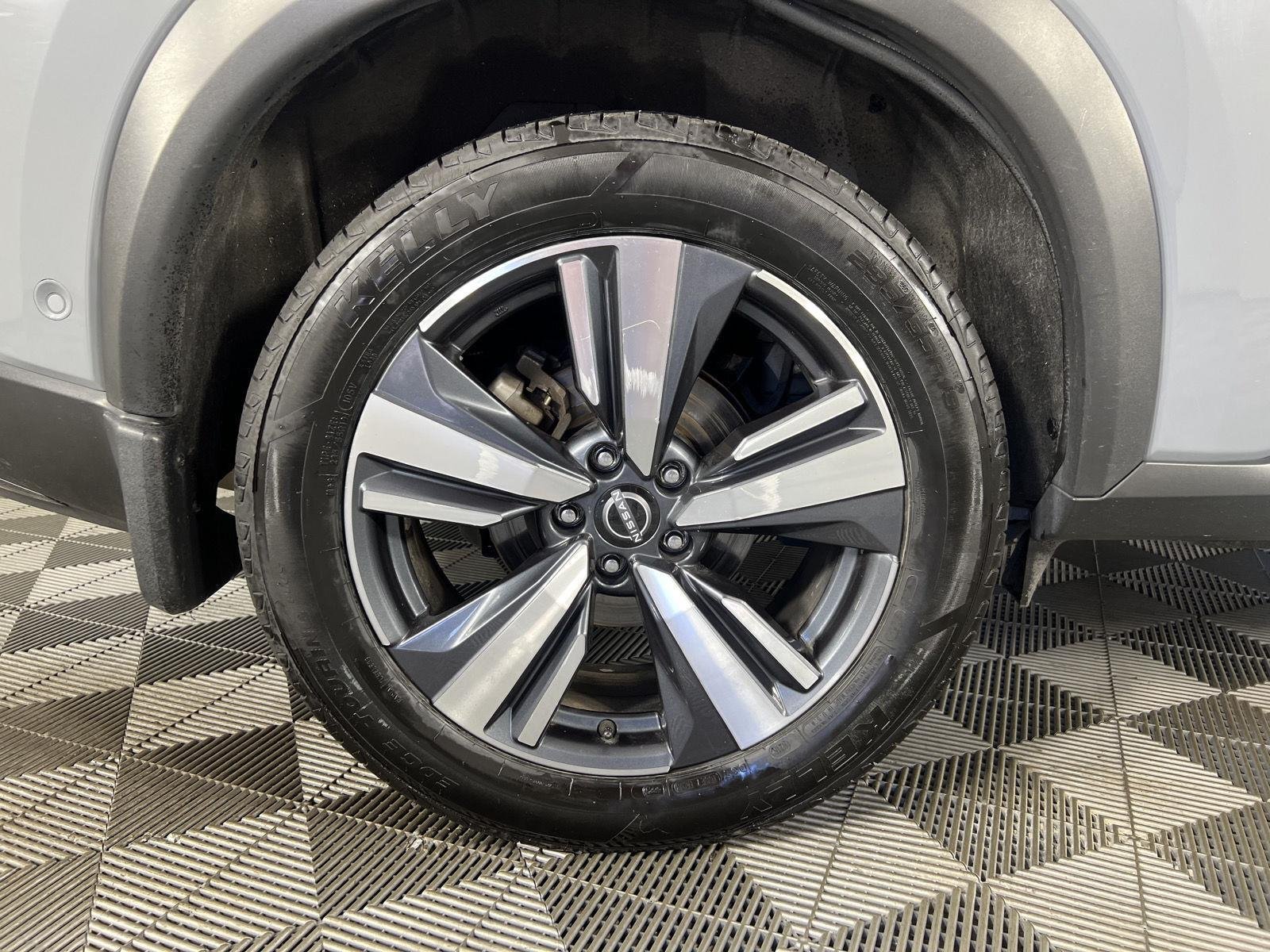 Used 2022 Boulder Gray Pearl Nissan SL image 6