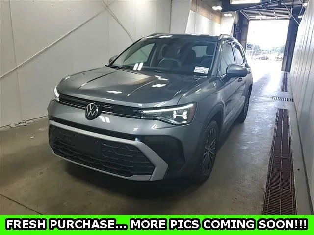 2025 Volkswagen Taos 1.5T SE's photo