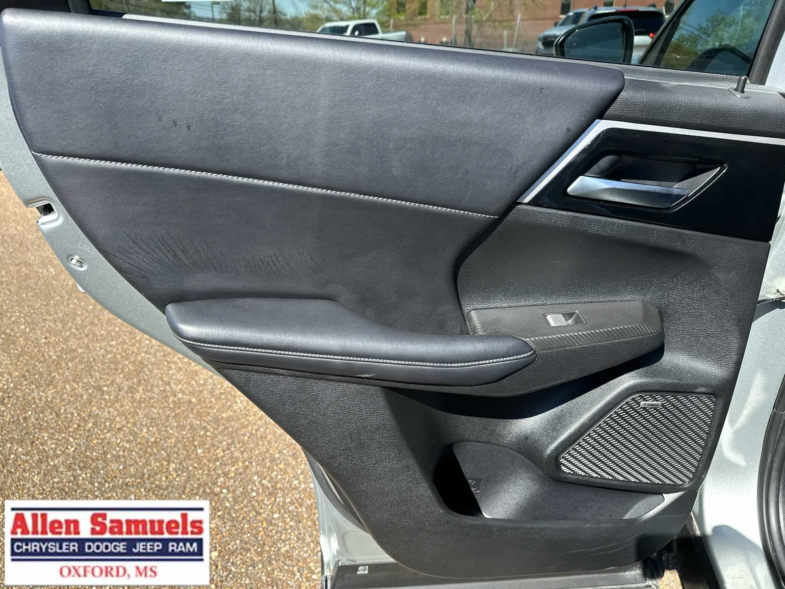 2025 Mitsubishi Outlander SE - Photo 39