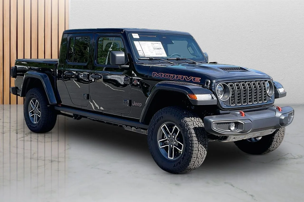 New 2026 Black Clear-Coat Exterior Paint Jeep Mojave image 2