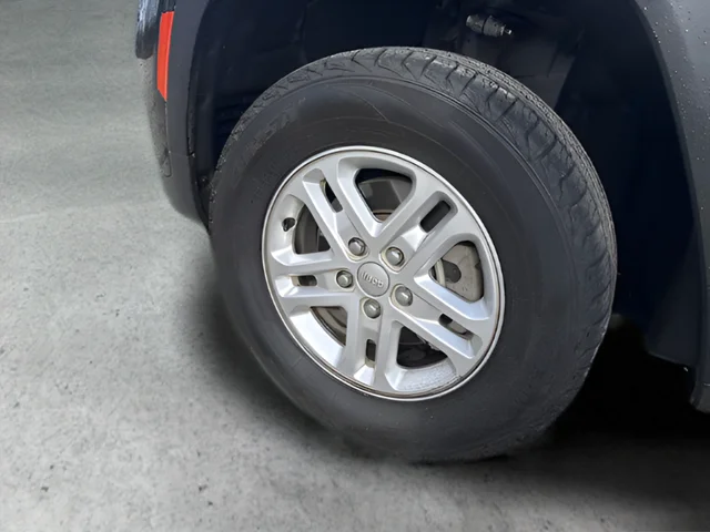 Used 2023 Black Jeep Laredo image 18
