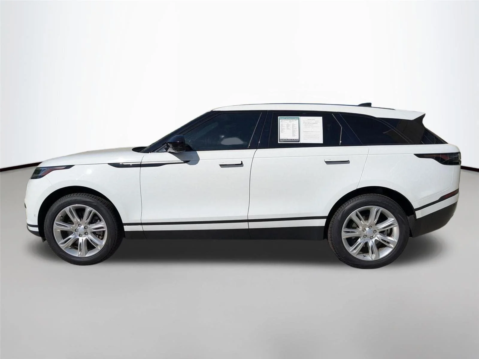 Certified Used 2026 Fuji White Land Rover S image 8