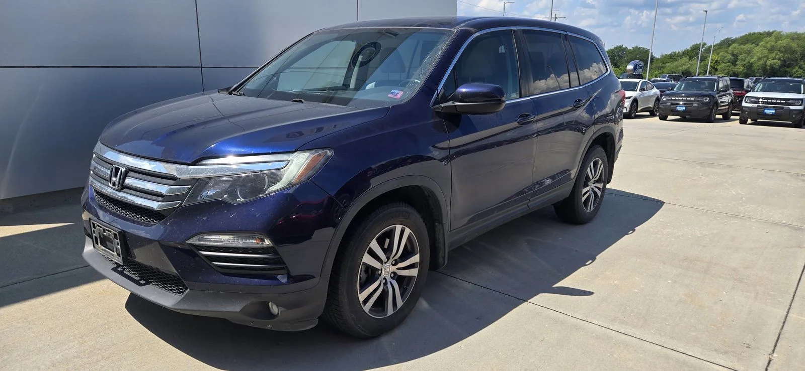 Used 2018 Black Honda EX-L image 1