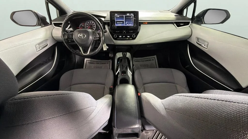 Used 2022 Off-white Toyota SE image 29
