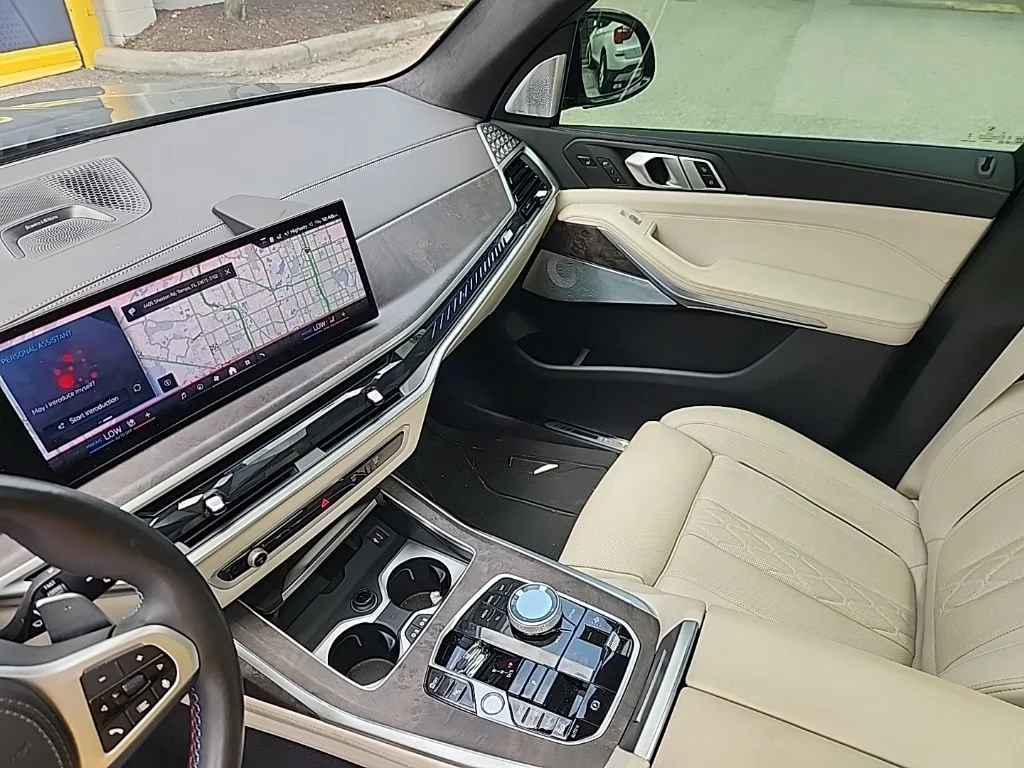 Used 2025 Dravit Grey Metallic BMW M60i image 6