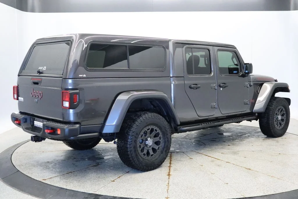 Used 2023 Gray Jeep Rubicon image 5