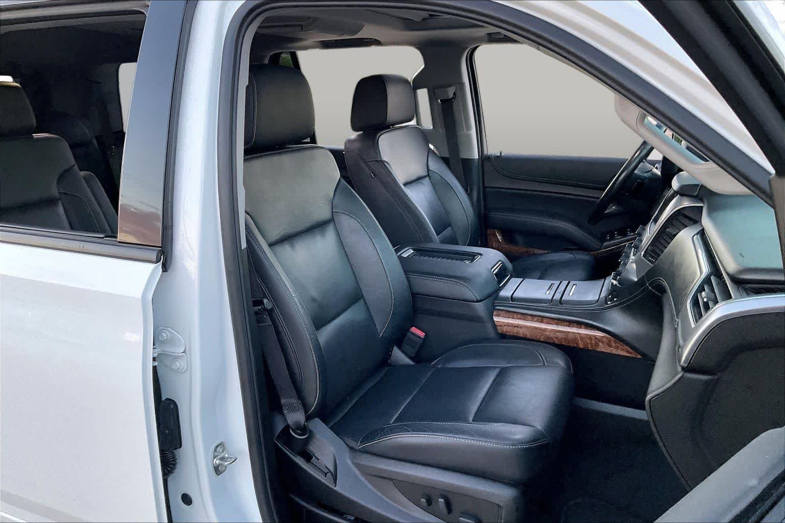 Used 2019 Summit White Chevrolet Premier image 9