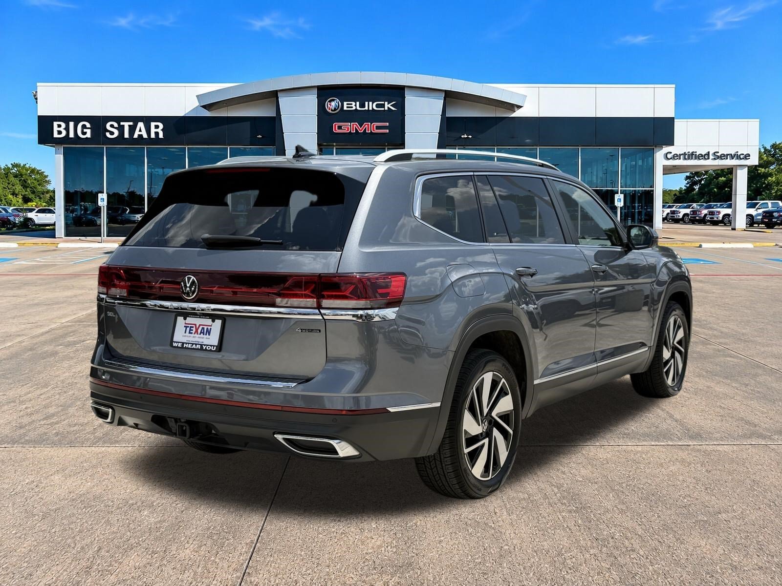 Used 2024 Platinum Gray Metallic Volkswagen 2.0T SEL image 4