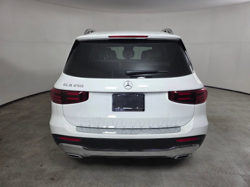 New 2026 Polar White Mercedes-Benz GLB 250 image 21