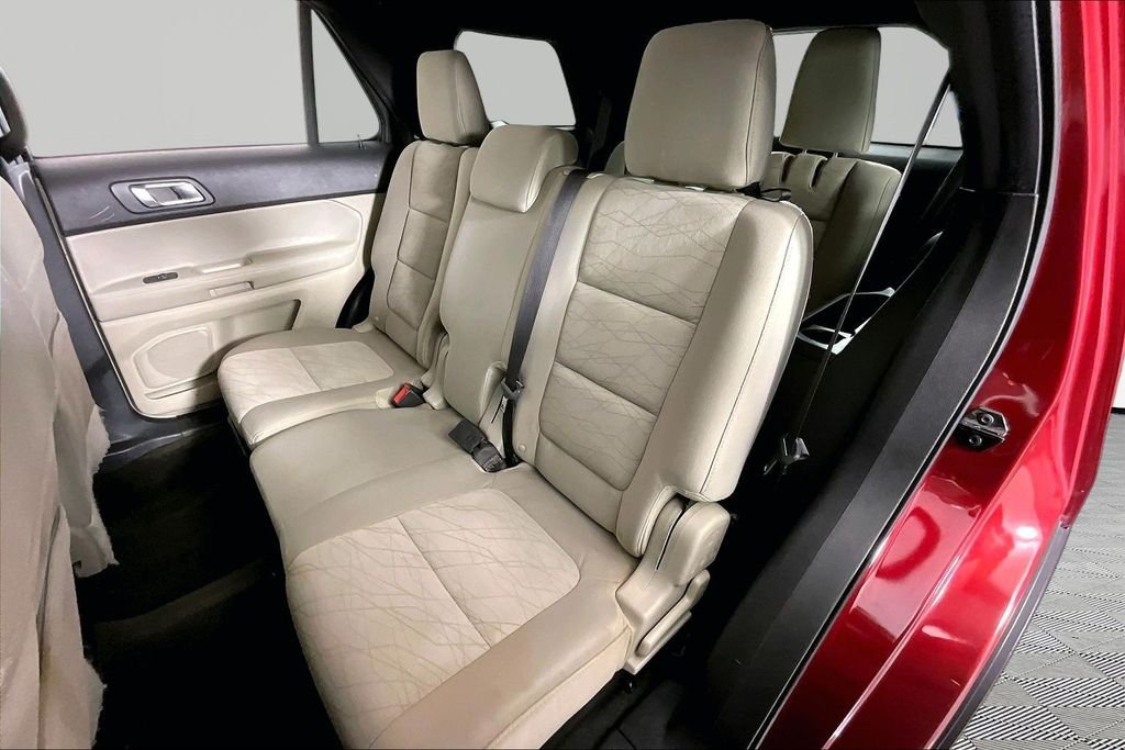 Used 2013 Red Ford Base image 19
