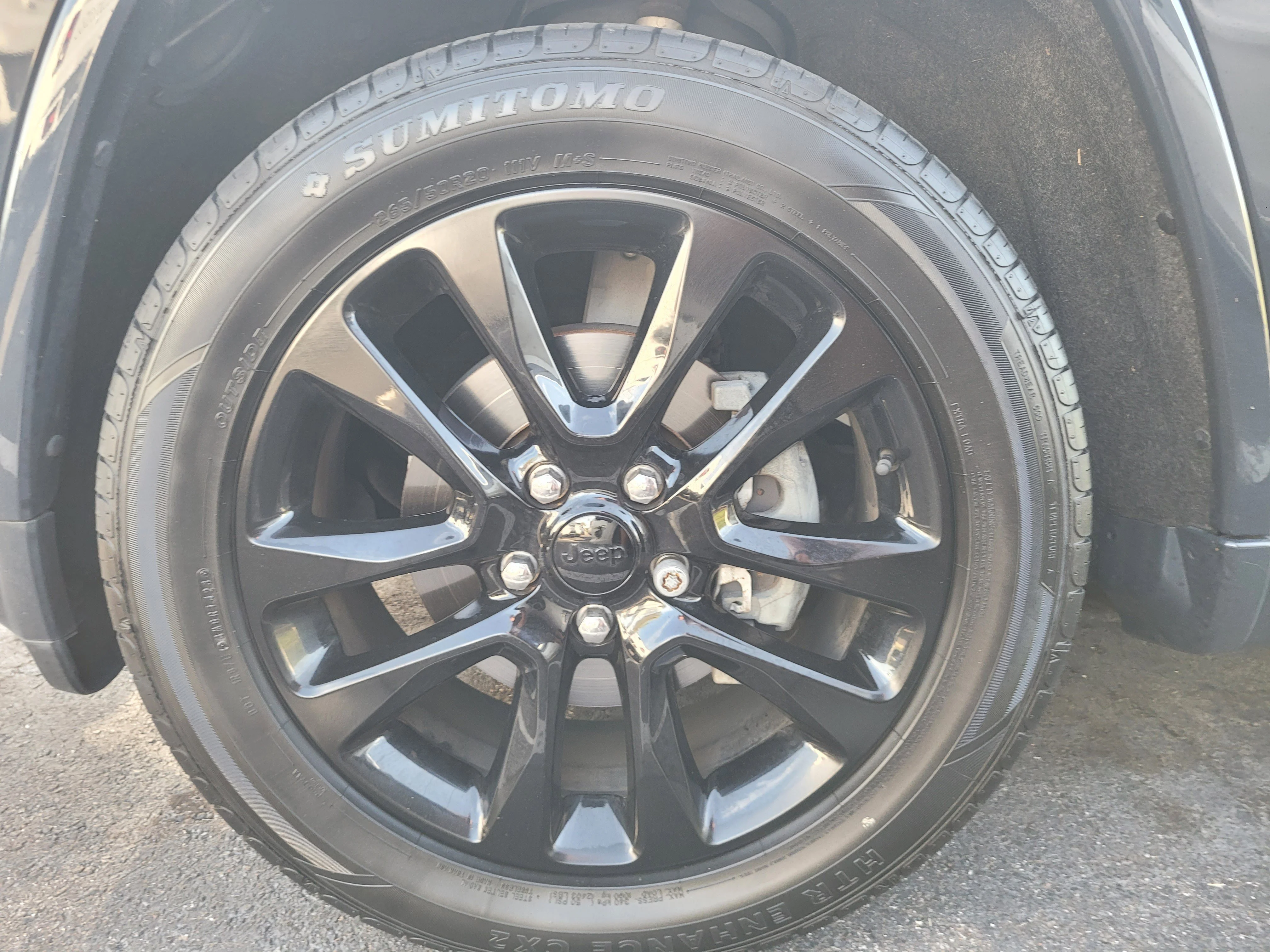 Used 2018 Rhino Clearcoat Jeep Altitude image 7