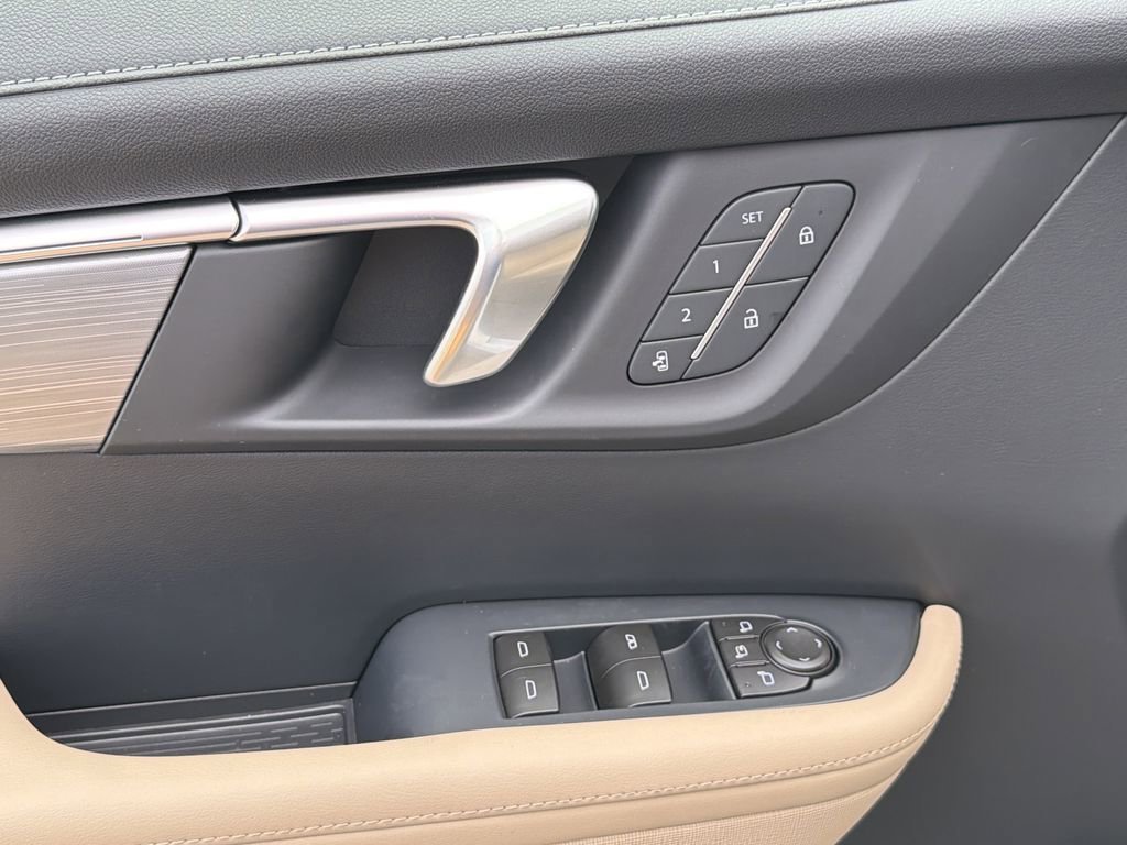 New 2026 Summit White Buick Preferred image 20