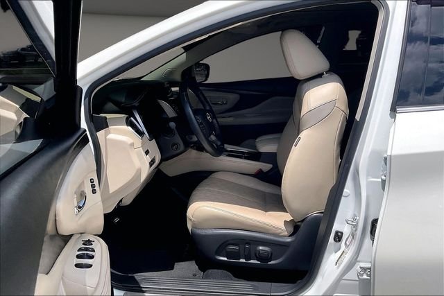 Used 2024 White Nissan Platinum image 23