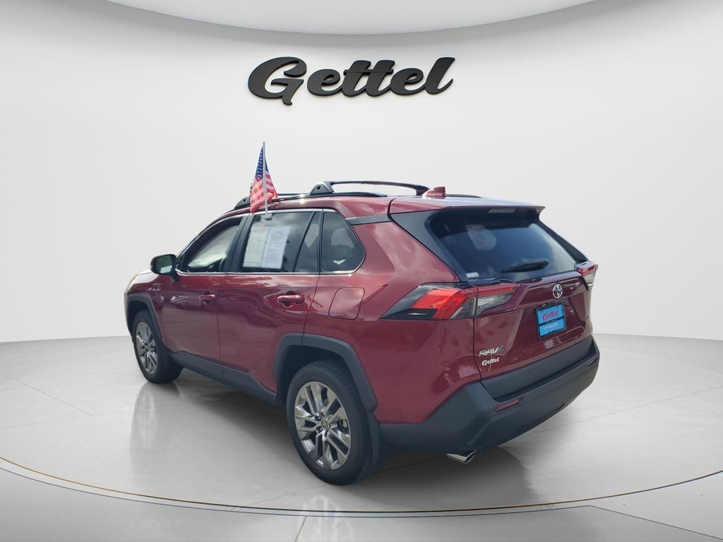 Used 2025 Red Toyota XLE Premium image 6