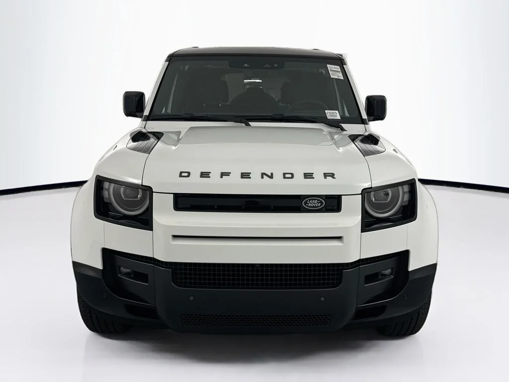 New 2026 Fuji White Land Rover X-Dynamic SE image 2