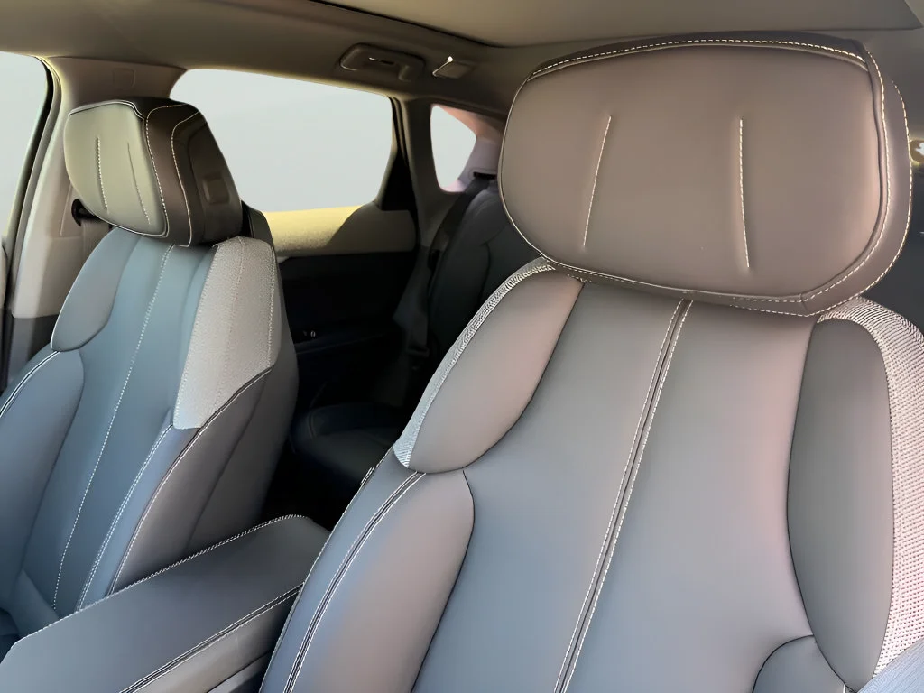 2027 Cadillac OPTIQ Sport - Photo 11