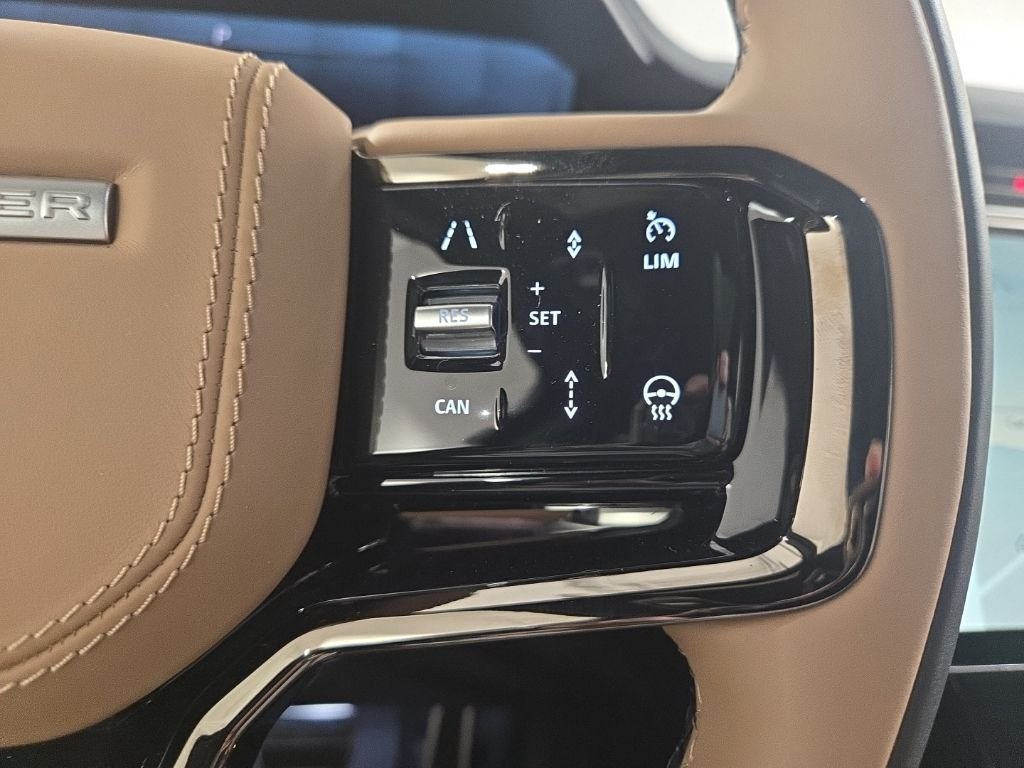 New 2026 British Racing Green Land Rover Dynamic SE image 20