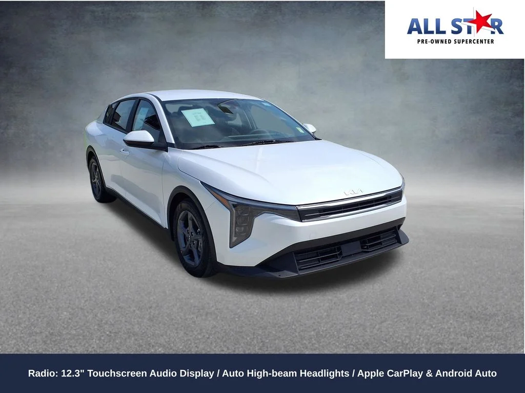 Used 2025 White Kia LXS image 1
