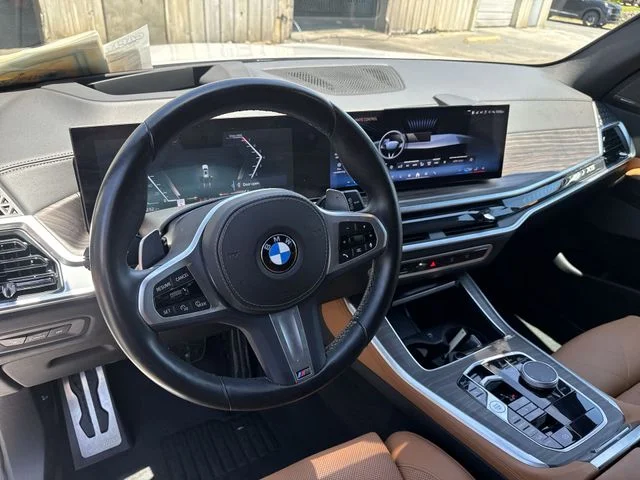 Used 2024 White BMW xDrive40i image 16