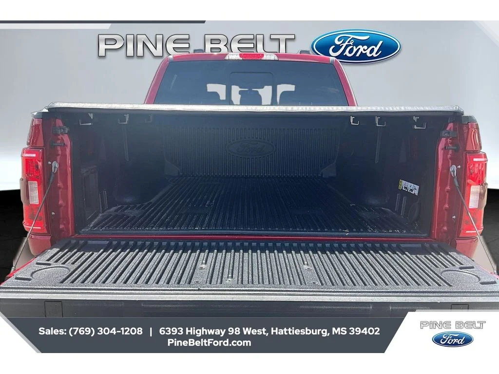 Used 2022 Rapid Red Metallic Tinted Clearcoat Ford XLT image 12