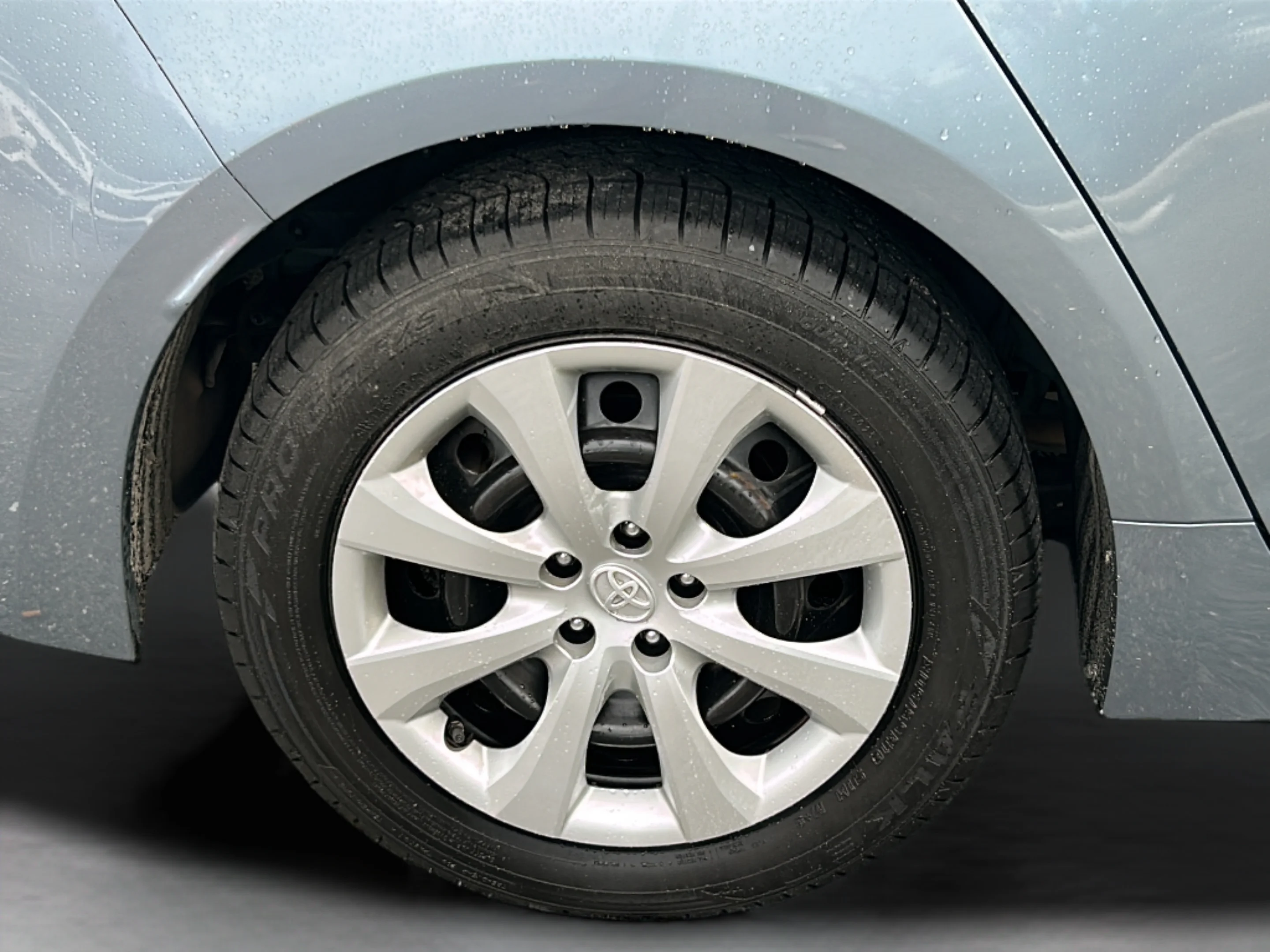 Used 2021 Celestite Toyota LE image 23
