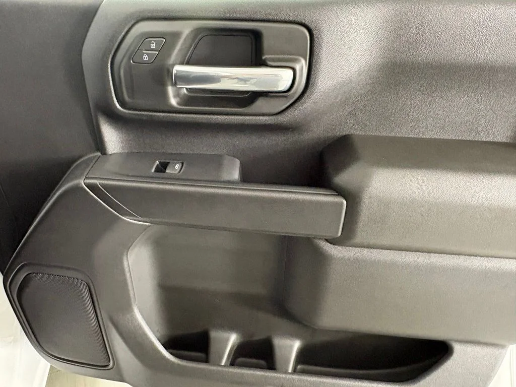 Used 2025 White Chevrolet Custom image 14