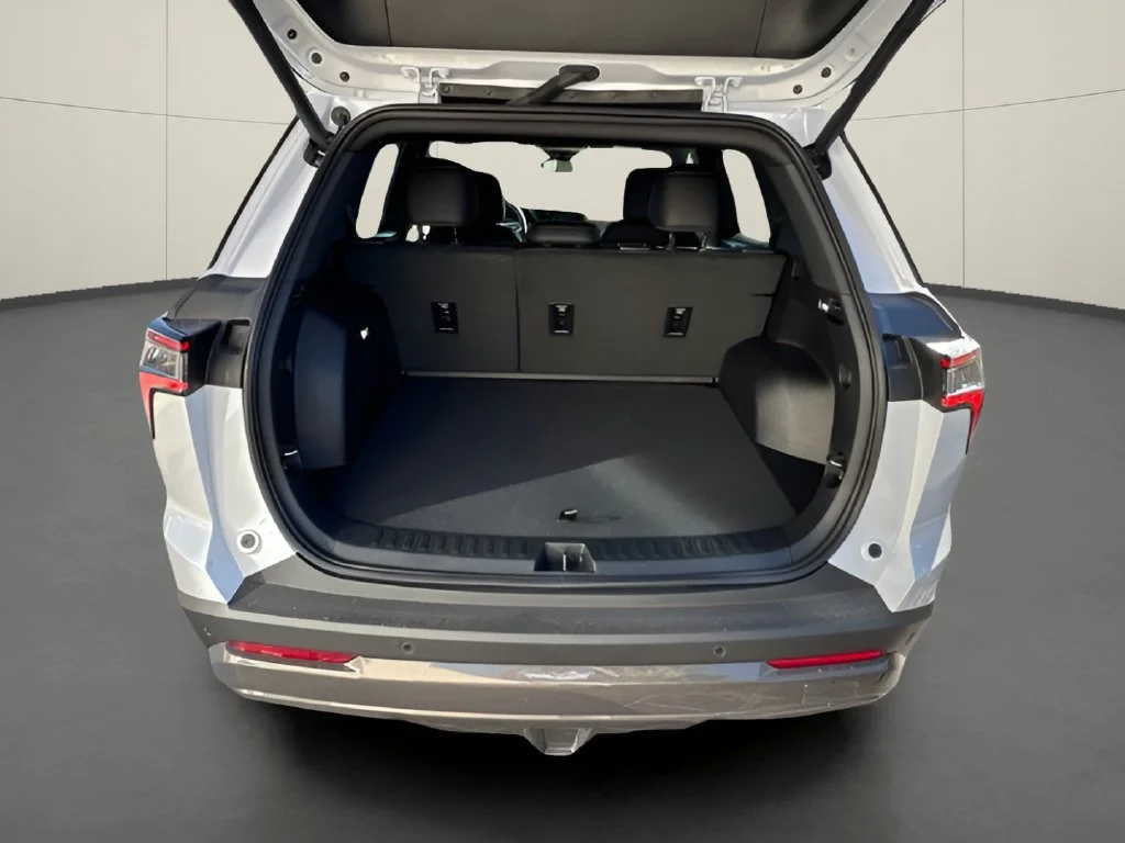 New 2027 Polar White Tricoat Chevrolet ACTIV image 27