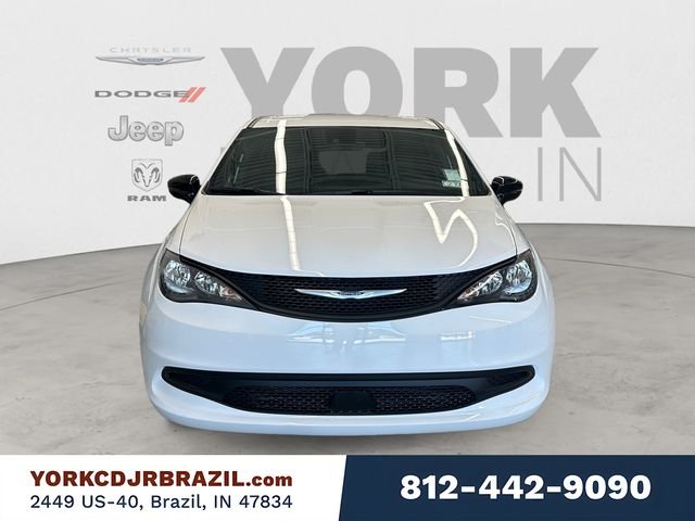 New 2027 Bright White Clear-Coat Exterior Paint Chrysler LX image 8