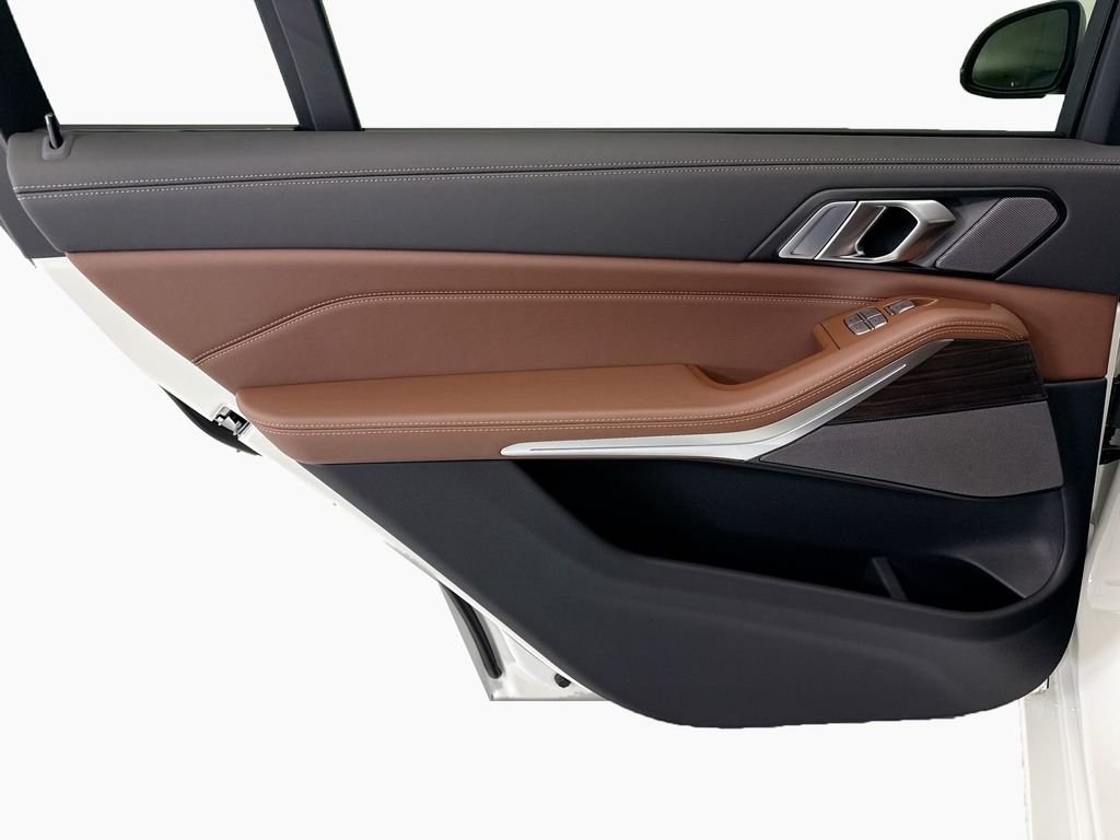 New 2027 Alpine White BMW xDrive40i image 25