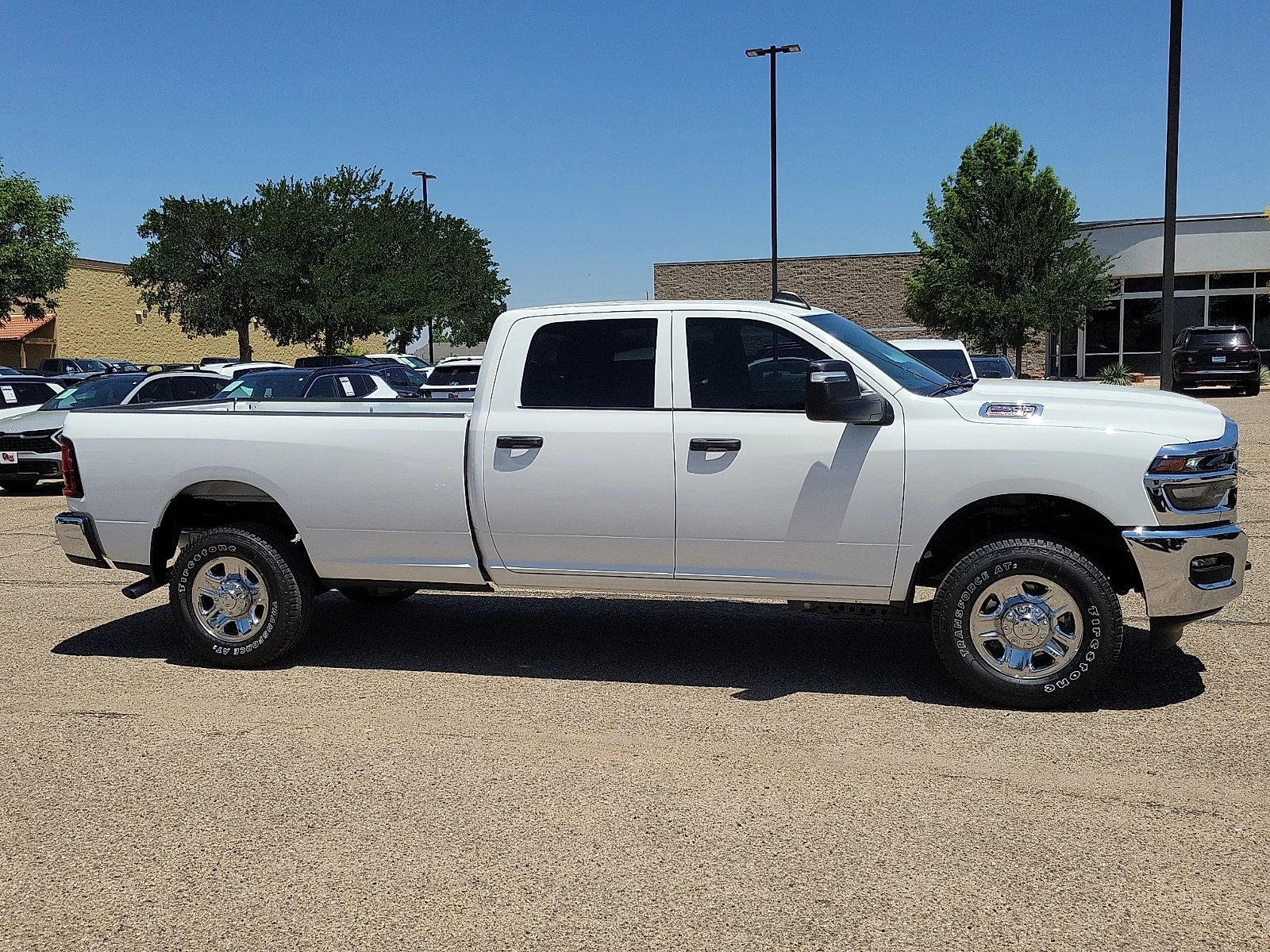 New 2026 PW7 Bright Whit Ram TRADESMAN CREW CAB 4X4 8